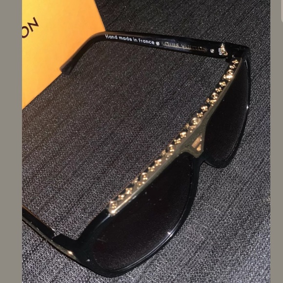 Louis Vuitton Sunglasses - Picture 3 of 7